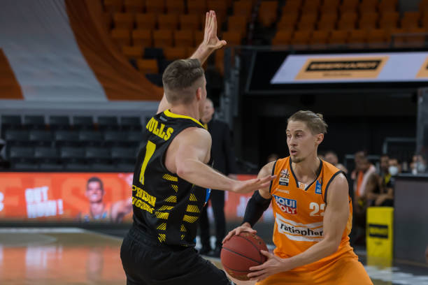 的举报而被 的举报而被